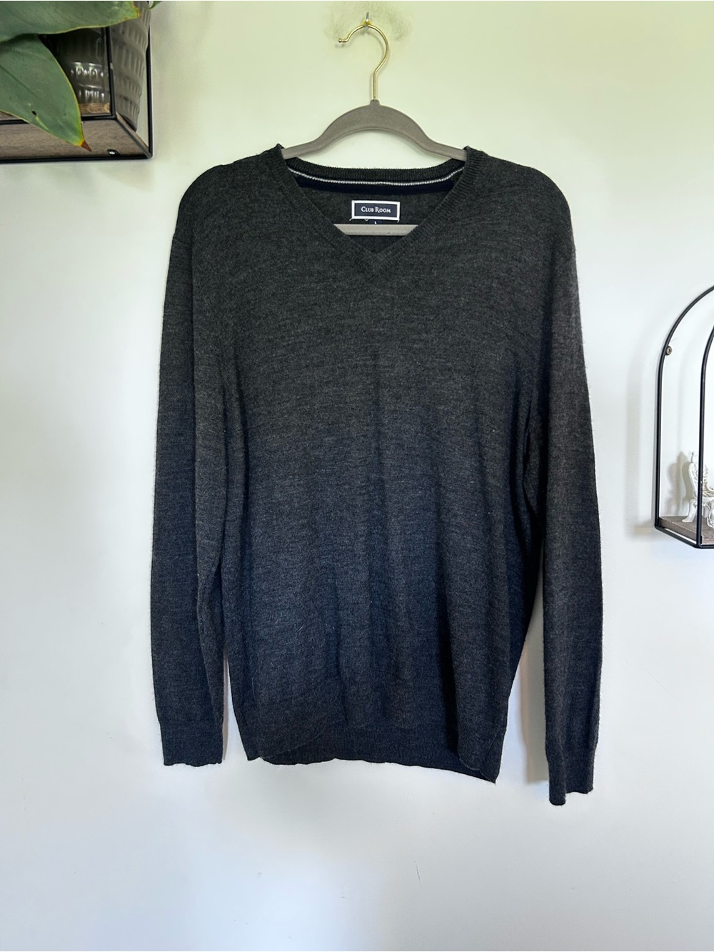 Club Room Men’s Merino Wool Blend Dark Gray V Neck Sweater Size Large